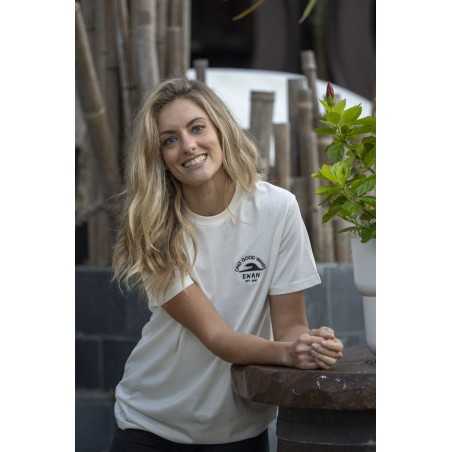 CAMISETA ONLY GOOD WAVES